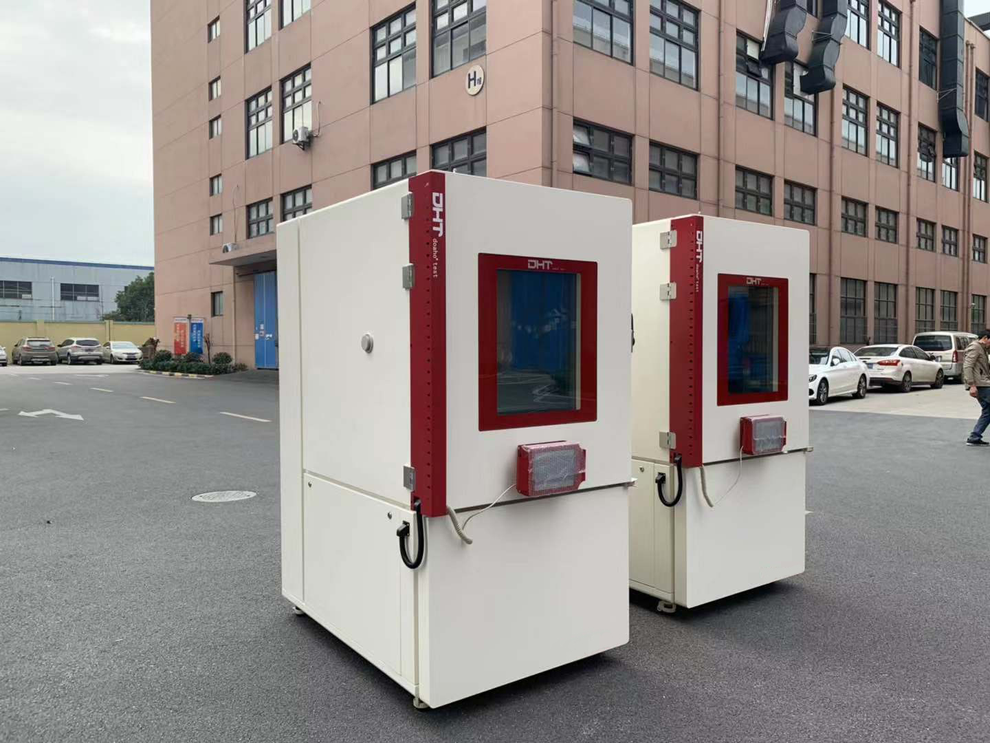 高低溫濕熱試驗箱